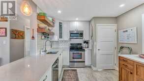 917A 32 Avenue NW Calgary