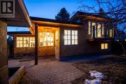 386 Wildwood Drive SW Calgary