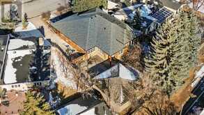 386 Wildwood Drive SW Calgary