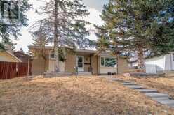 7615 Hunterview Drive NW Calgary