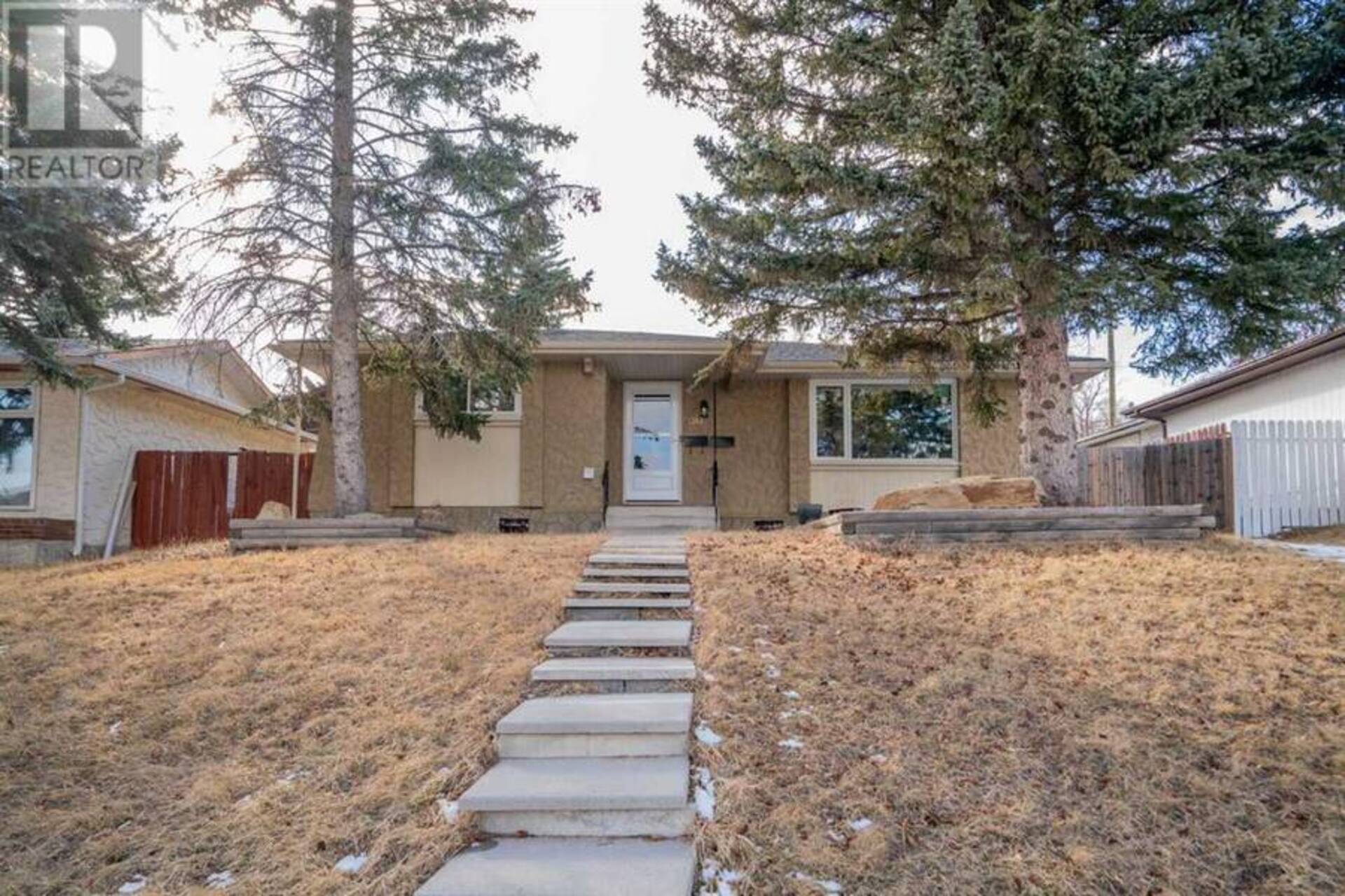 7615 Hunterview Drive NW Calgary