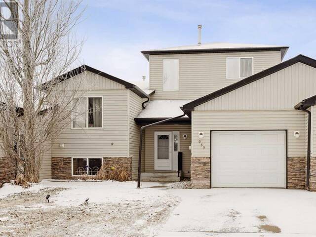 989 Shantz Place Crossfield Alberta