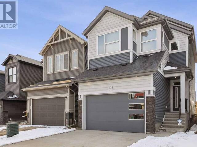 123 Mitchell Way NW Calgary