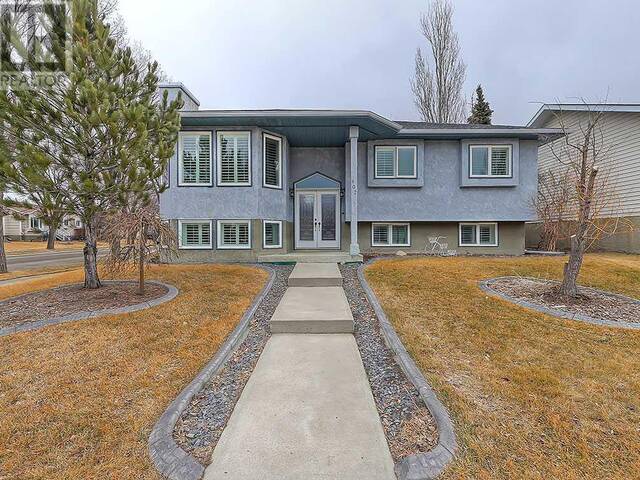 902 15 Street SE High River