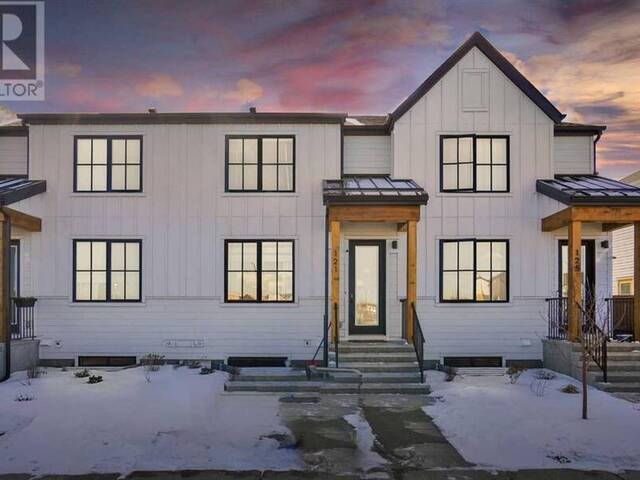 121 Heirloom Way SE Calgary