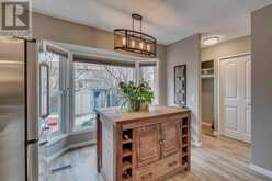 331 Woodvale Crescent SW Calgary