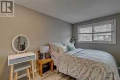 331 Woodvale Crescent SW Calgary