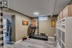 331 Woodvale Crescent SW Calgary