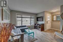 331 Woodvale Crescent SW Calgary