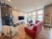 211 A Peterson DR Kenora