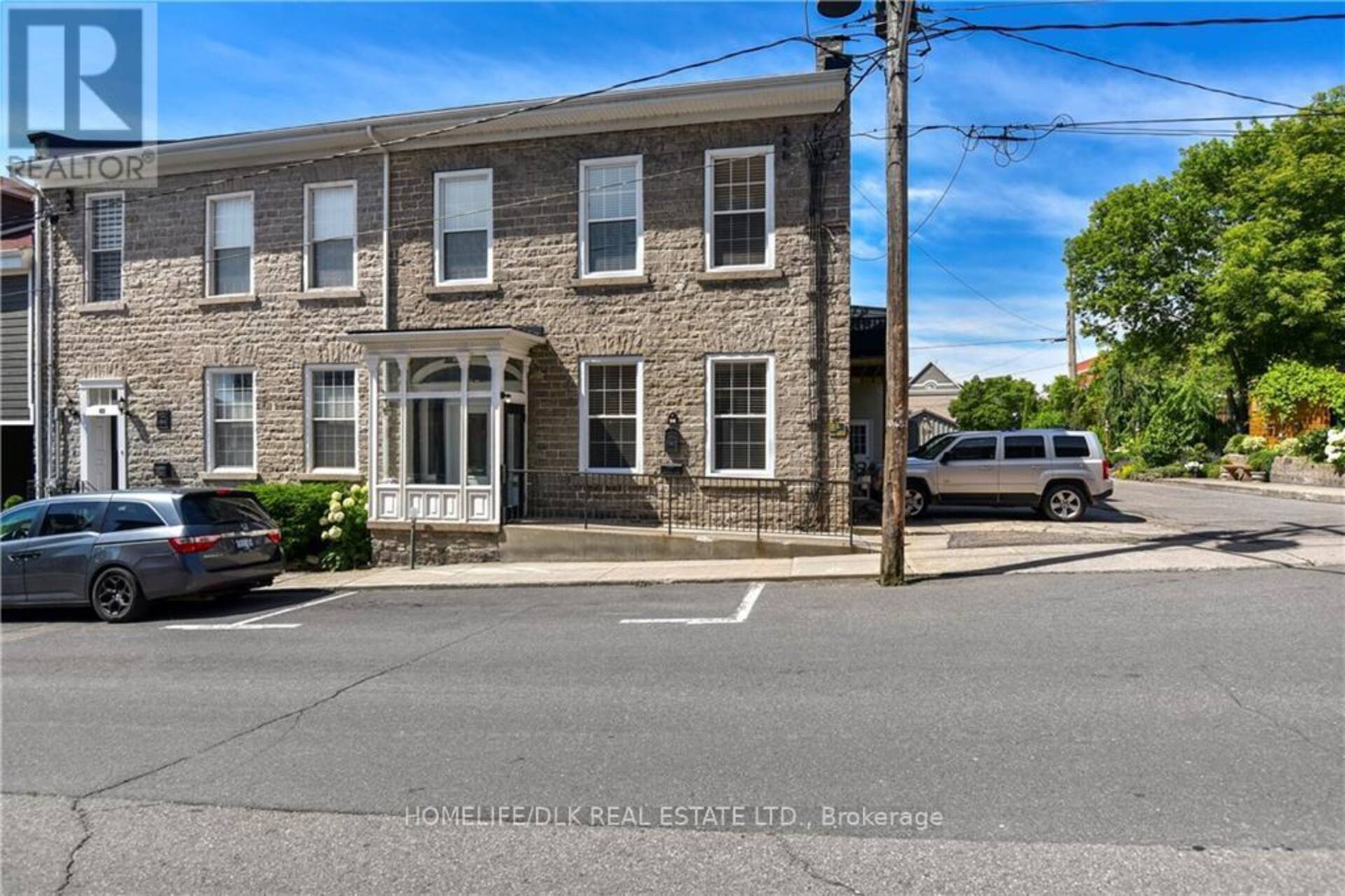 32 APPLE STREET Brockville