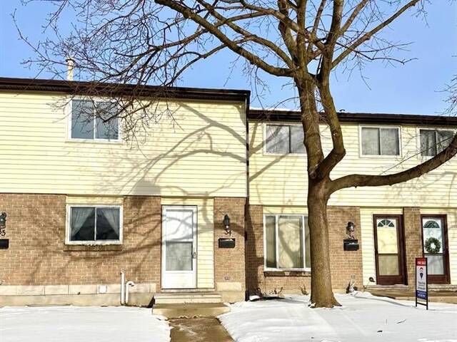 215 Trudeau DRIVE Unit# 34 Sarnia Ontario